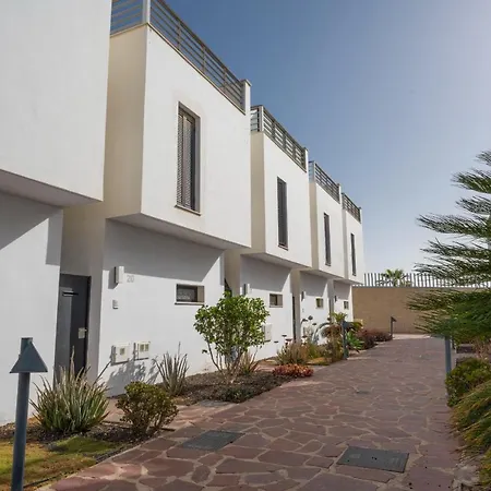 Pink Waves House Ελ Μέντανο