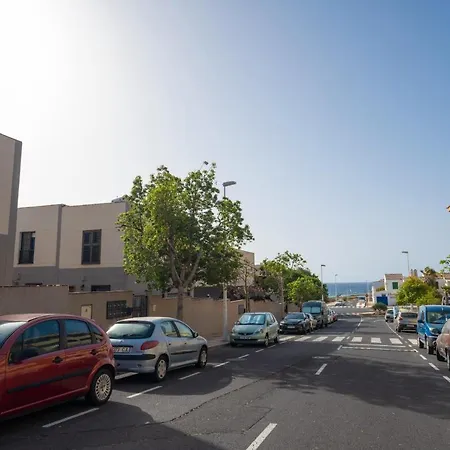 Holiday home Pink Waves House El Medano (Tenerife)